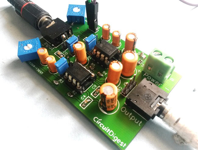 使用LM386的PCB上的耳机/音频放大器电路