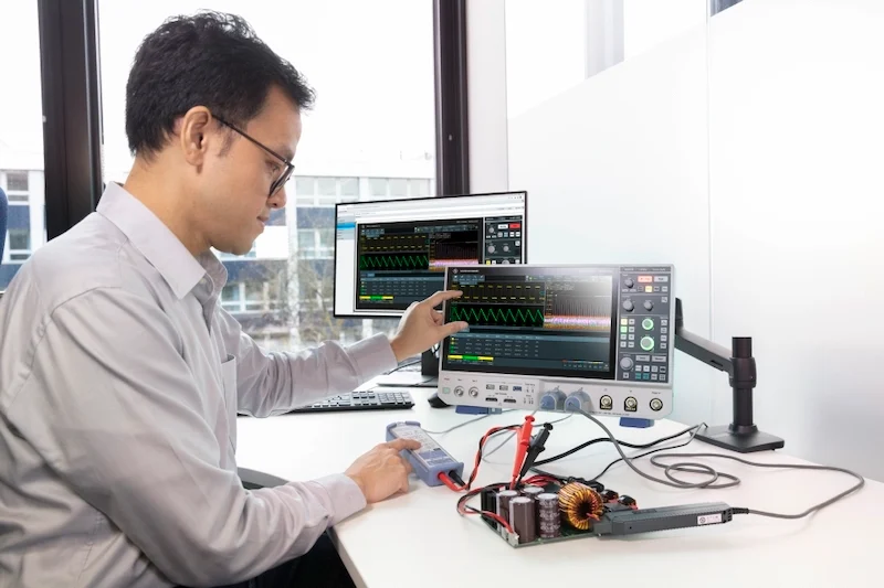 The Rohde & Schwarz MXO-4 series oscilloscope provides a real-time update rate of over 4.5 million acquisitions per second.