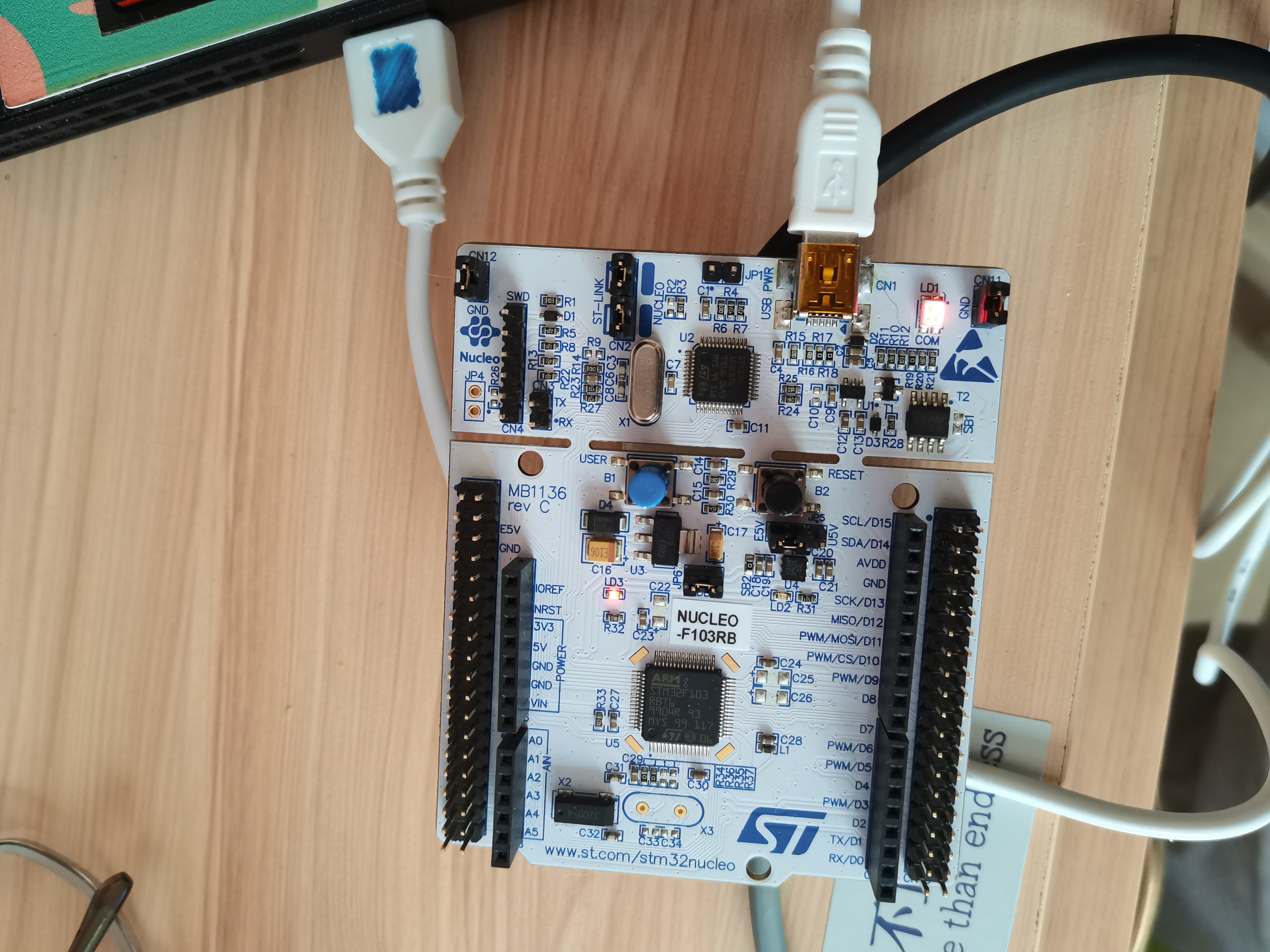 请问一下，我的nucleo板子连接usb线,找不到target,一直无法下载程序怎么回事呢? [相关图片]
