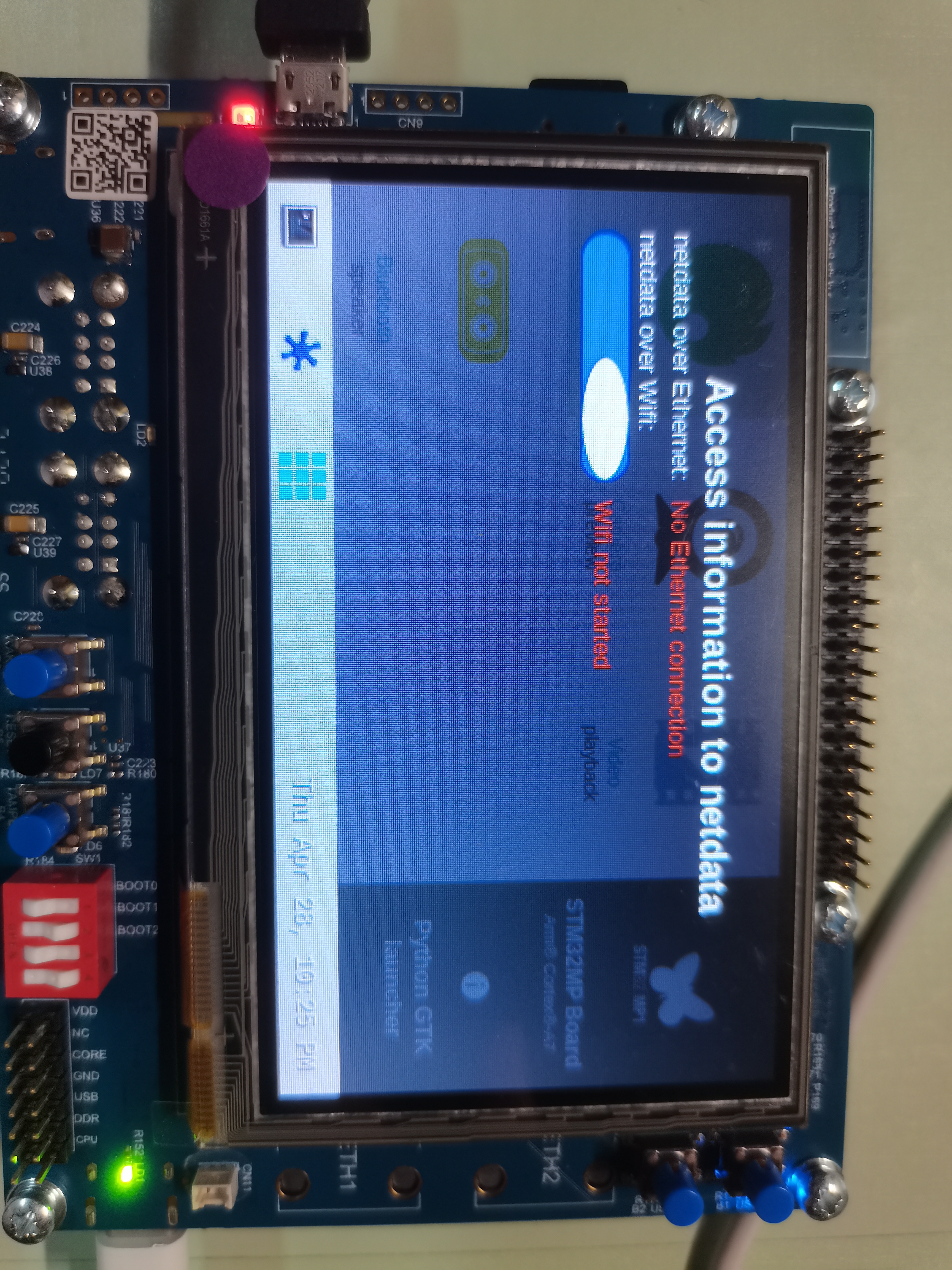 STM32MP135F-DK配置无线联网后，板卡原来自带的wifi就无法使用。 [相关图片]