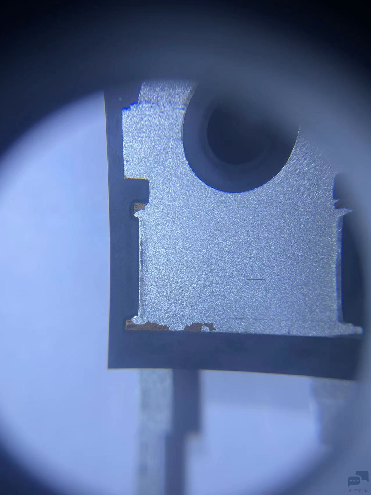 请问后面露铜是正常工艺问题，还是氧化了 [相关图片]